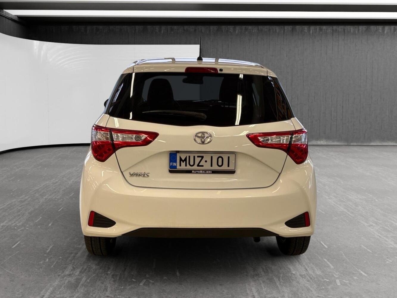 Toyota Yaris vaihtoauto