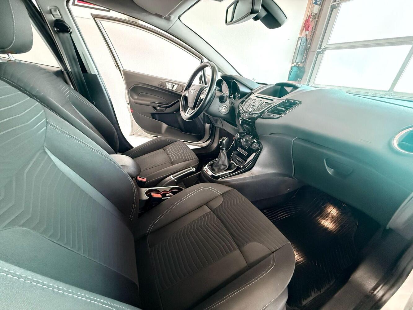 Ford Fiesta vaihtoauto