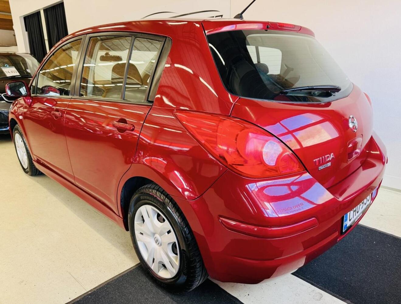 Nissan Tiida vaihtoauto