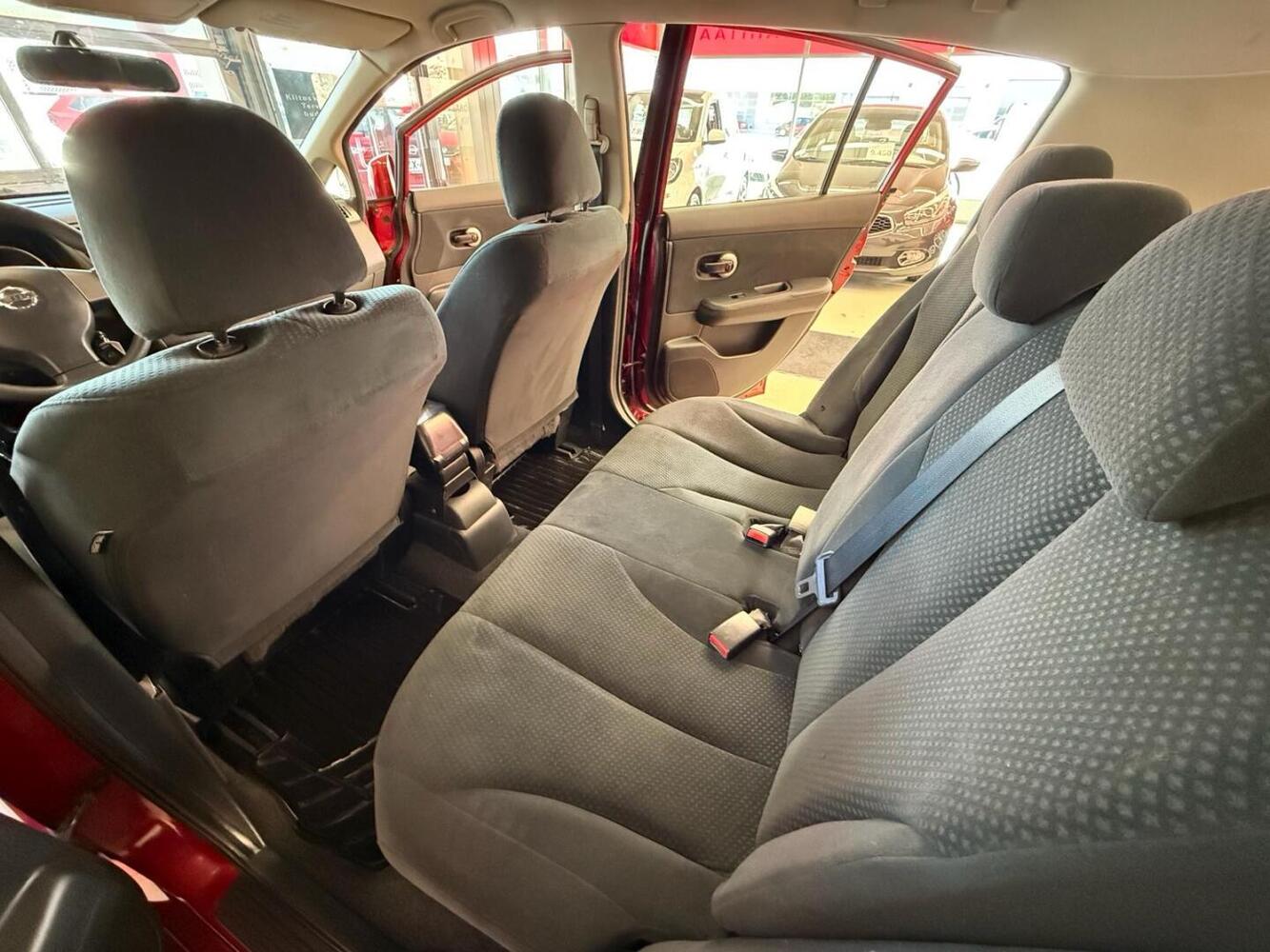 Nissan Tiida vaihtoauto