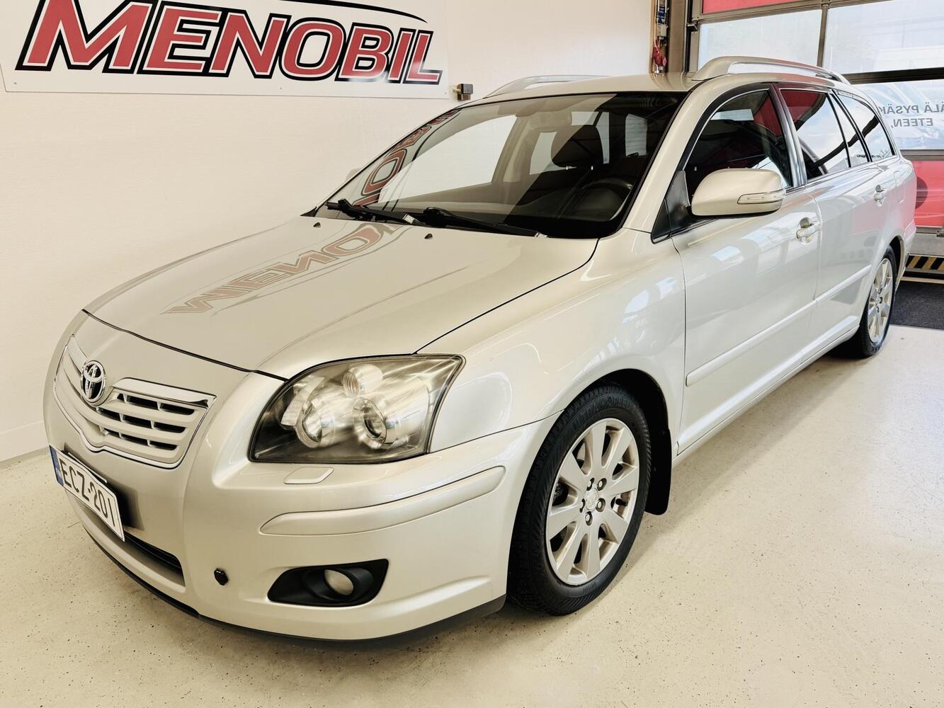 Toyota Avensis vaihtoauto