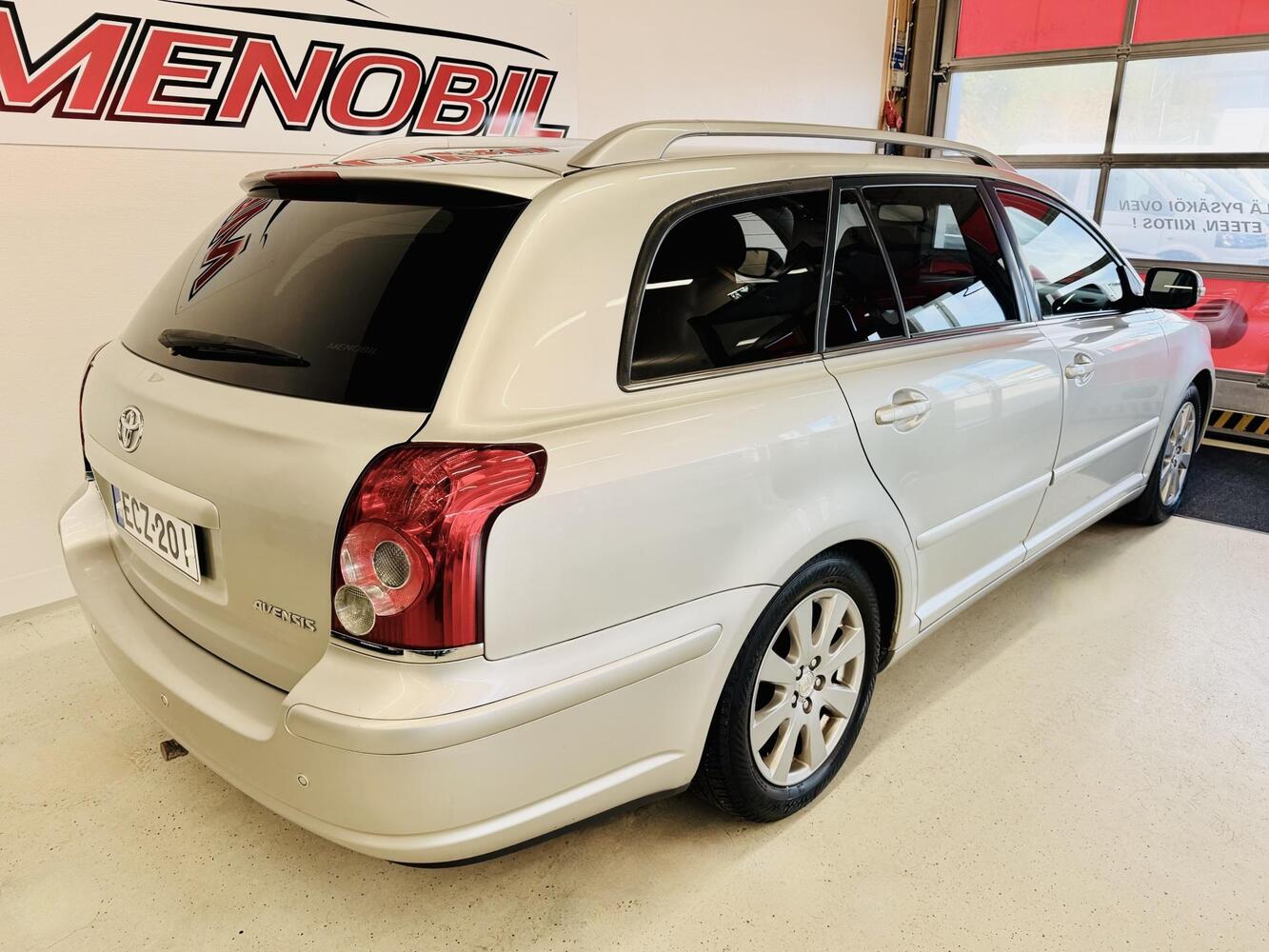 Toyota Avensis vaihtoauto