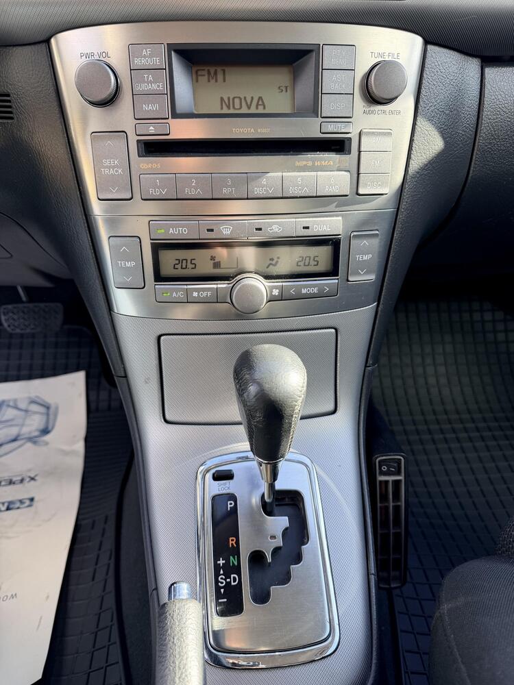 Toyota Avensis vaihtoauto