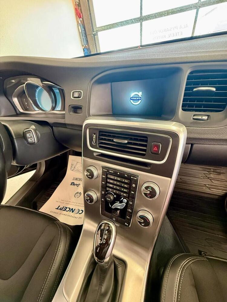 Volvo V60 Cross Country vaihtoauto