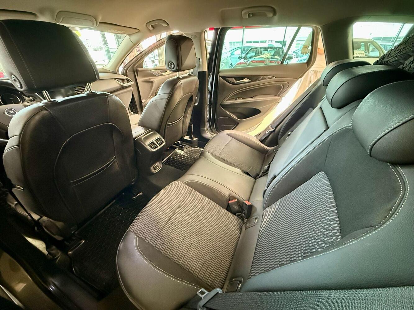 Opel Insignia vaihtoauto