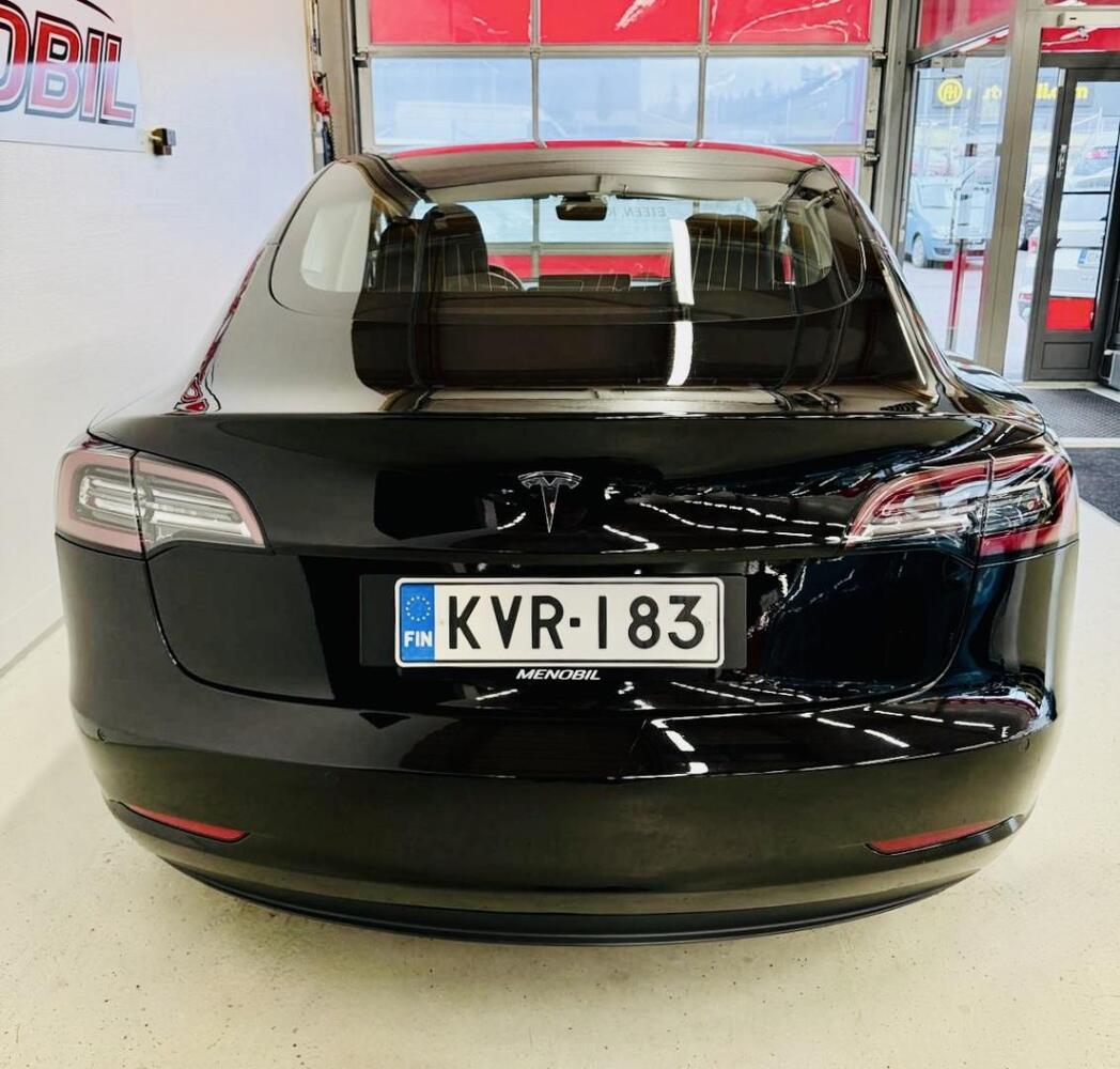 Tesla Model 3 vaihtoauto