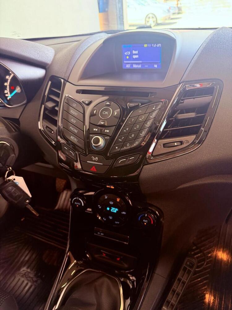 Ford Fiesta vaihtoauto