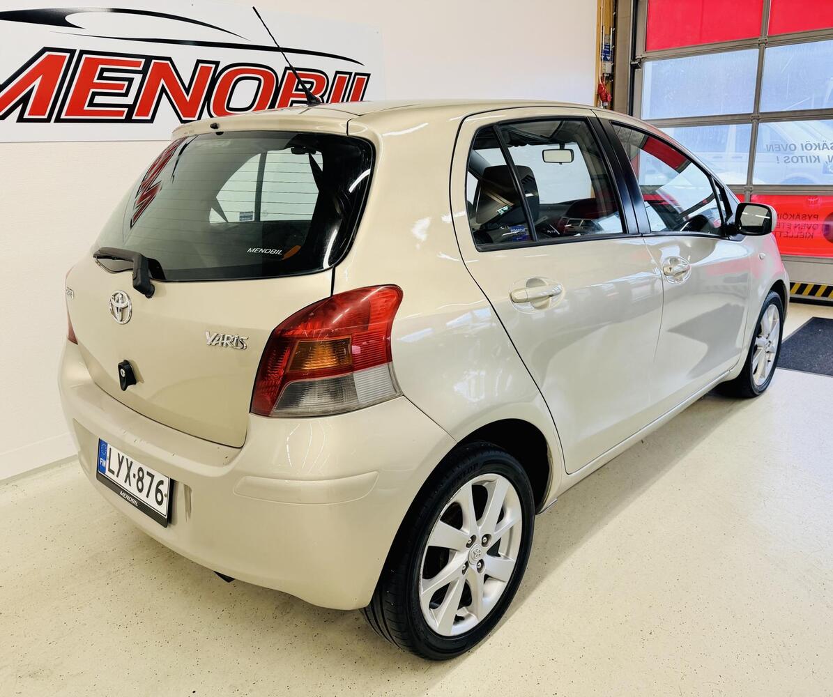 Toyota Yaris vaihtoauto