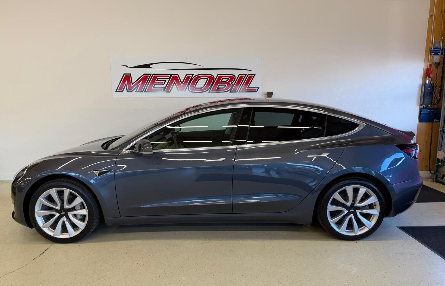 Tesla Model 3 vaihtoauto