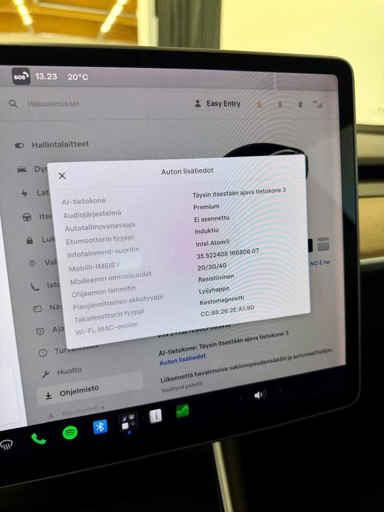Tesla Model 3 vaihtoauto
