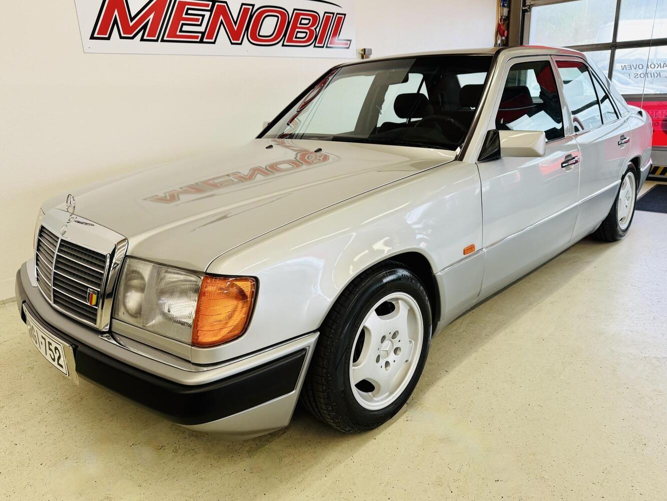 Mercedes-Benz 220 vaihtoauto