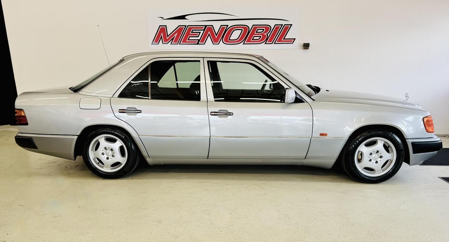 Mercedes-Benz 220 vaihtoauto