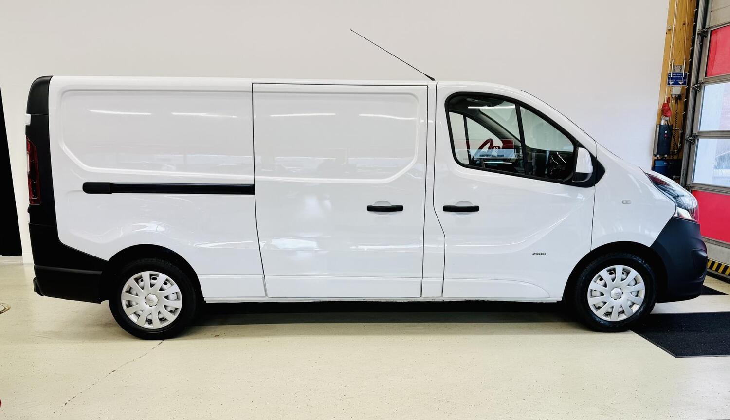 Opel Vivaro vaihtoauto