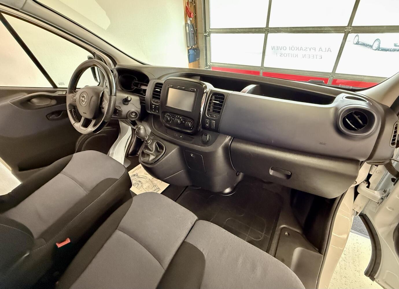 Opel Vivaro vaihtoauto
