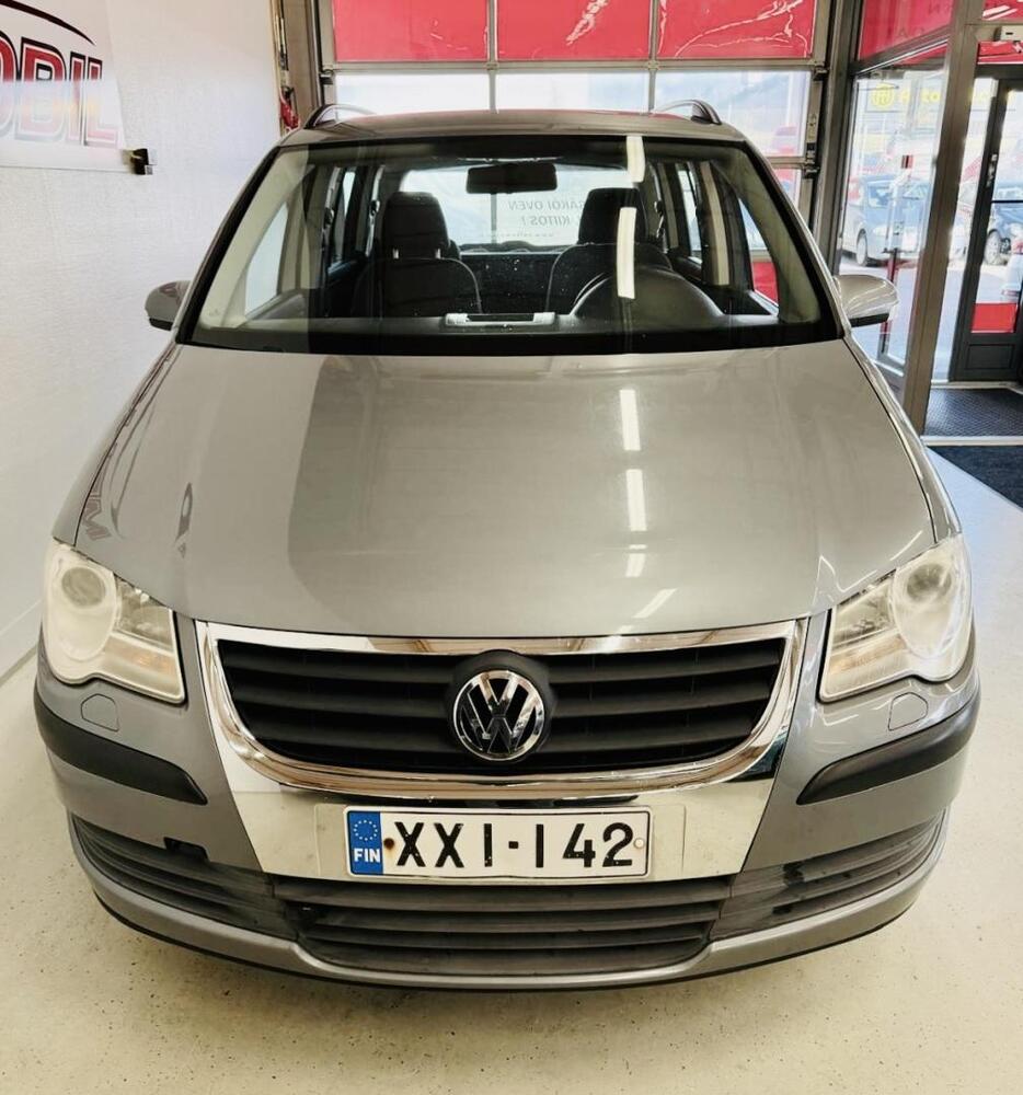 Volkswagen Touran vaihtoauto