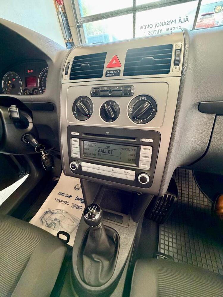 Volkswagen Touran vaihtoauto