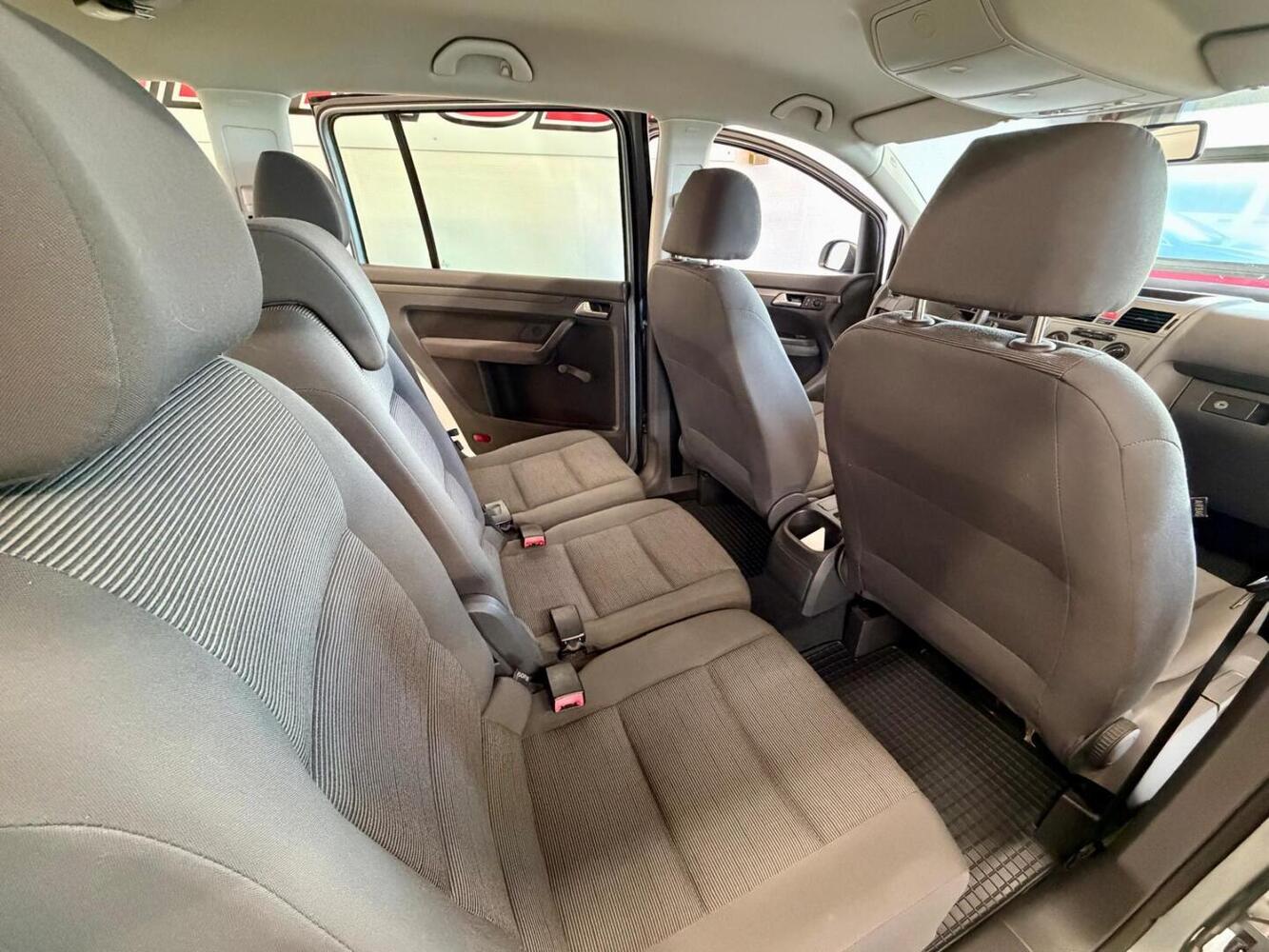 Volkswagen Touran vaihtoauto