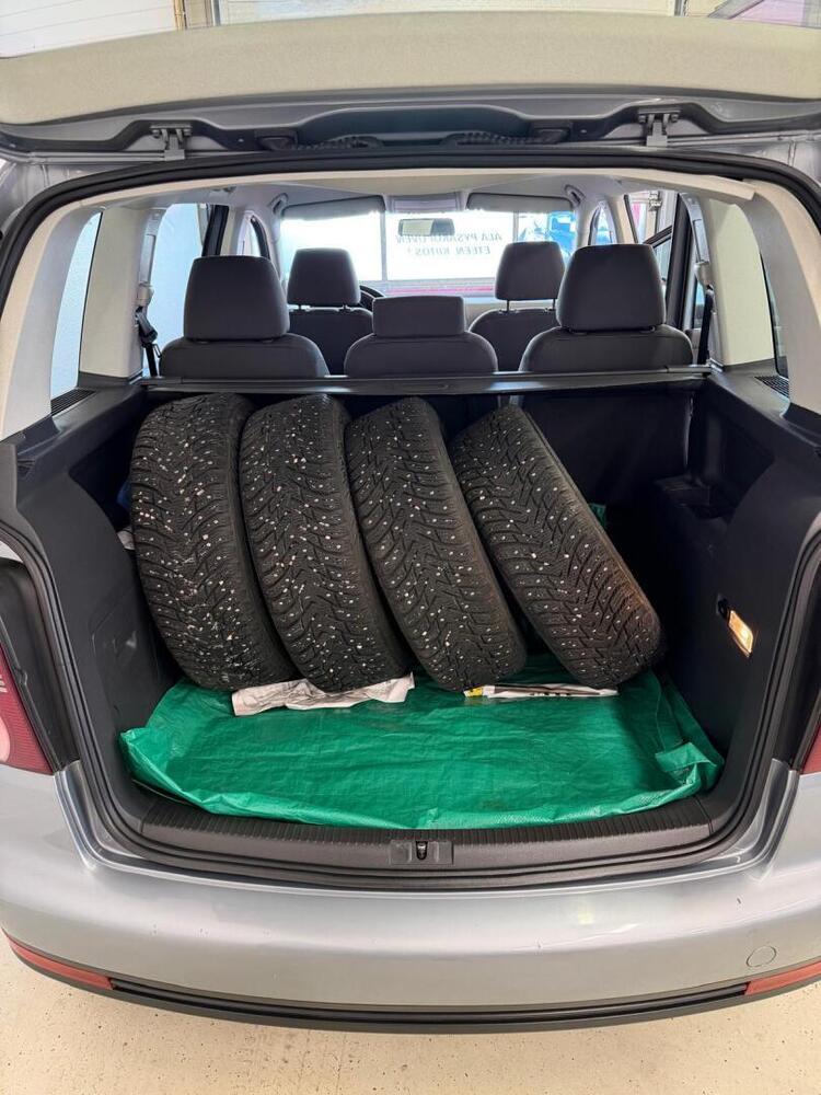 Volkswagen Touran vaihtoauto