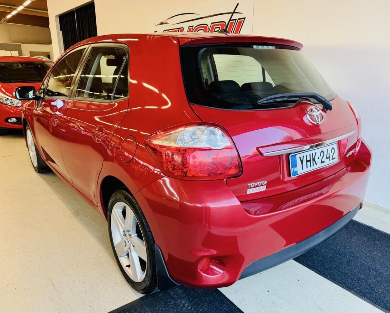 Toyota Auris vaihtoauto