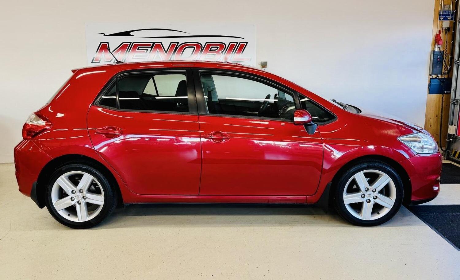 Toyota Auris vaihtoauto