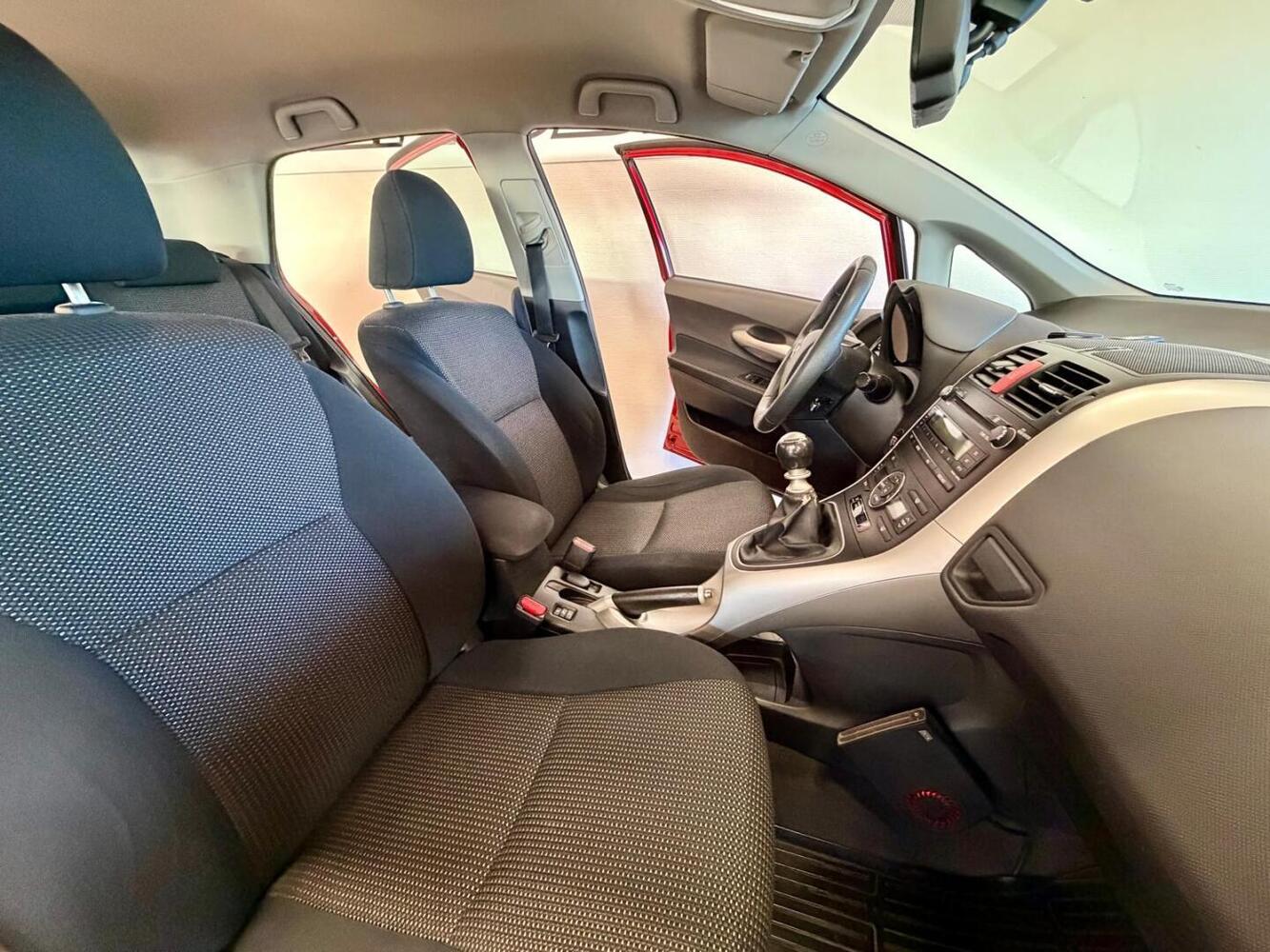 Toyota Auris vaihtoauto