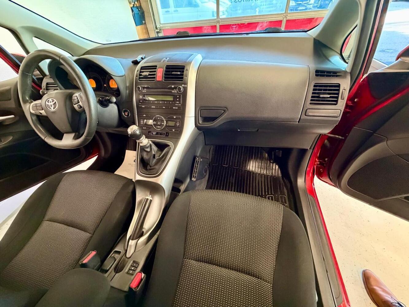 Toyota Auris vaihtoauto