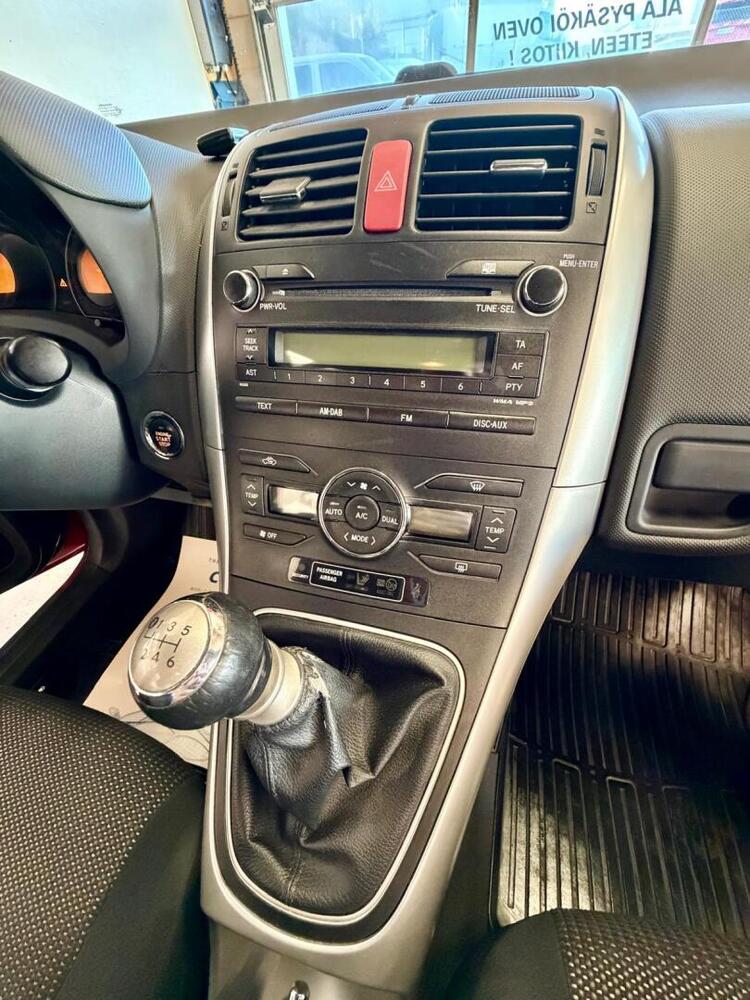 Toyota Auris vaihtoauto