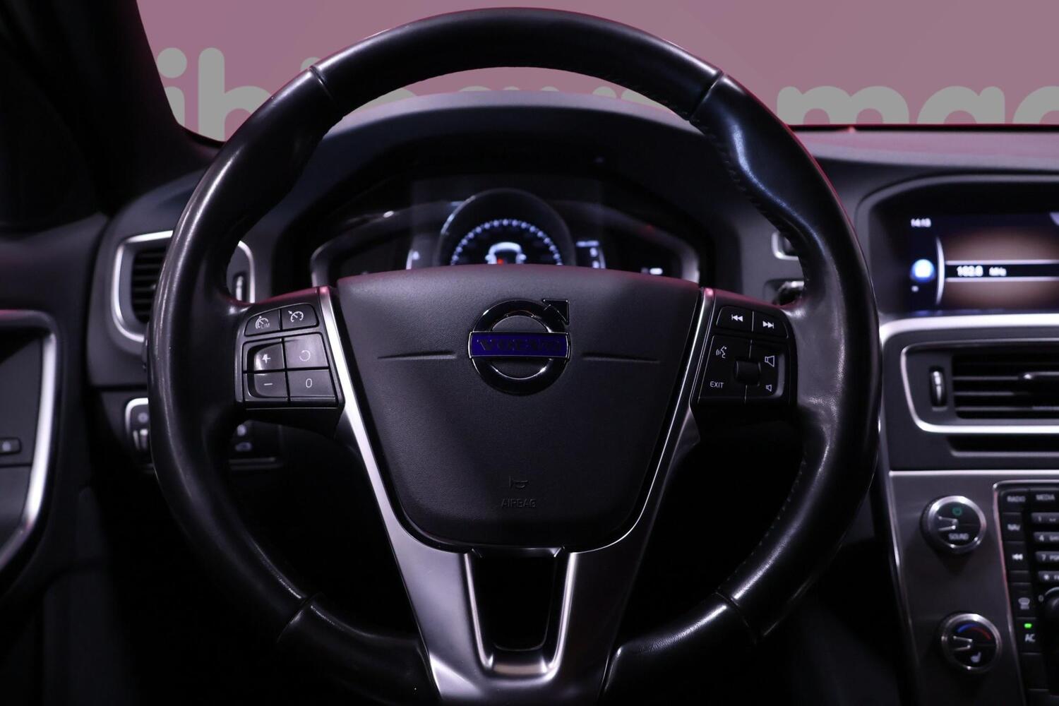 Volvo V60 Cross Country vaihtoauto
