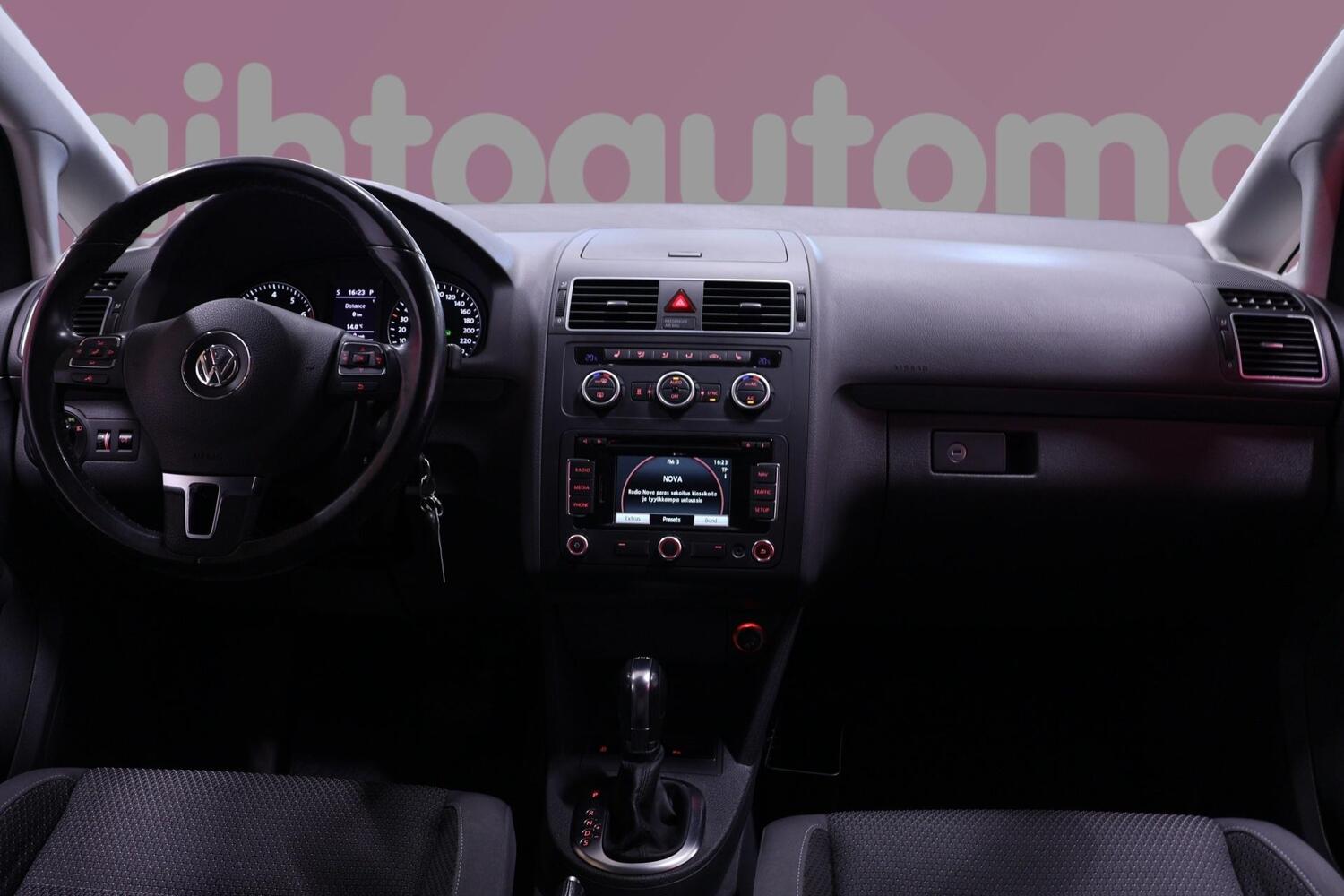 Volkswagen Touran vaihtoauto