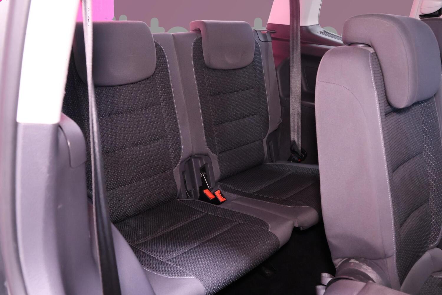 Volkswagen Touran vaihtoauto