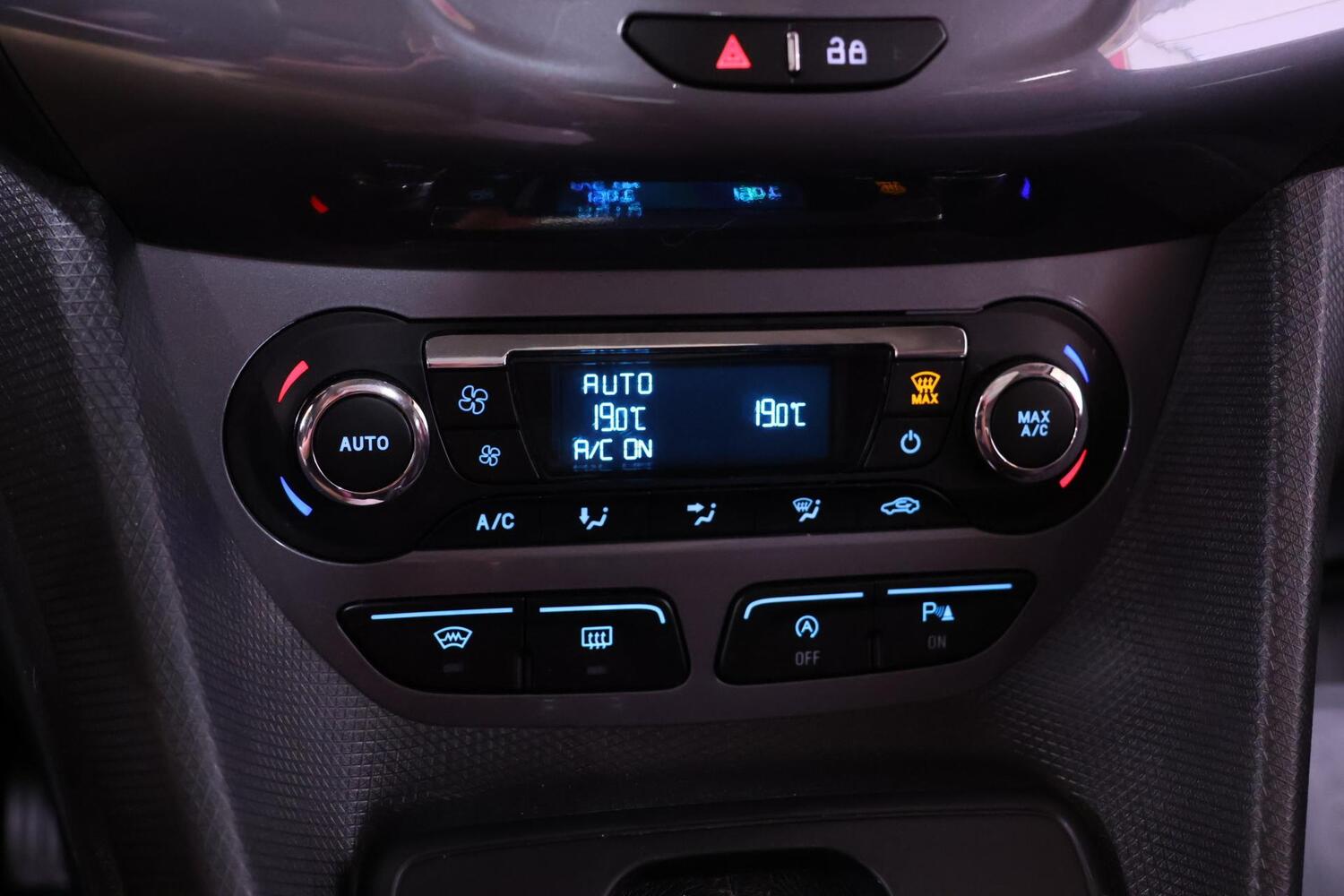 Ford Grand Tourneo Connect vaihtoauto