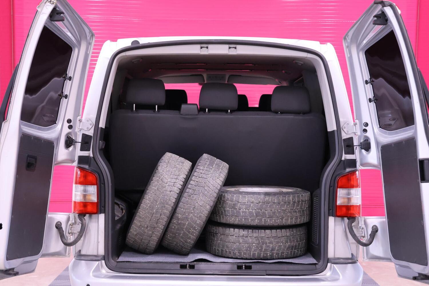 Volkswagen Caravelle vaihtoauto