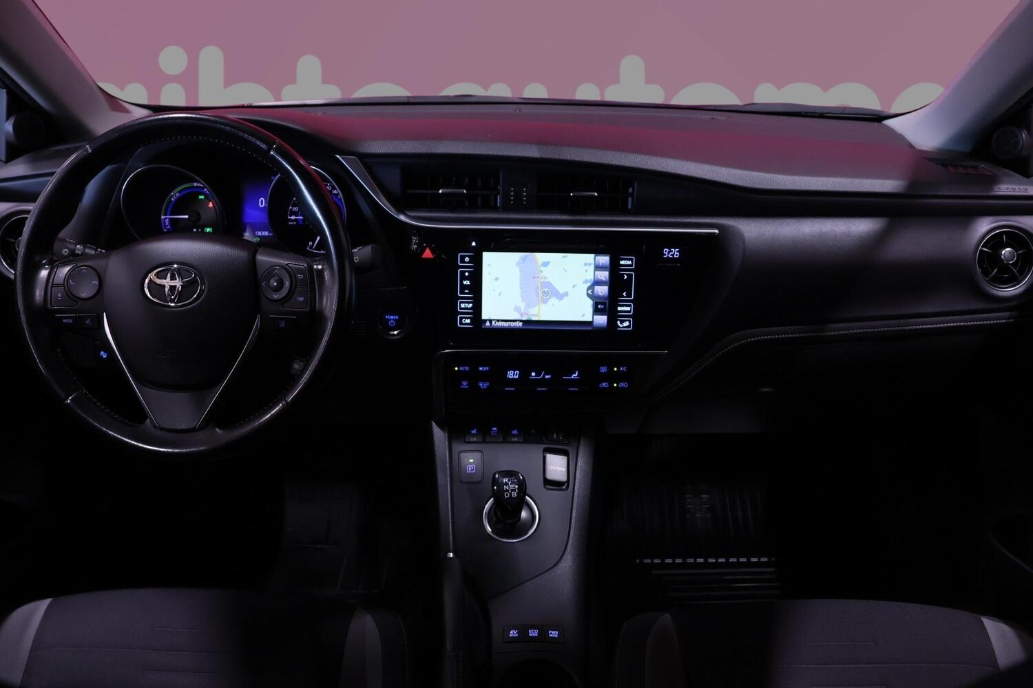Toyota Auris vaihtoauto