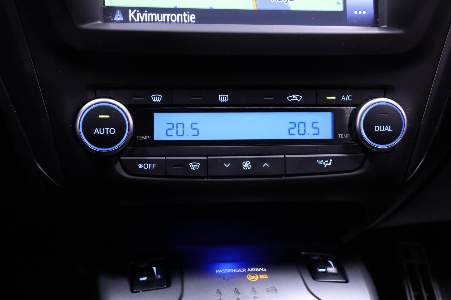 Toyota Avensis vaihtoauto