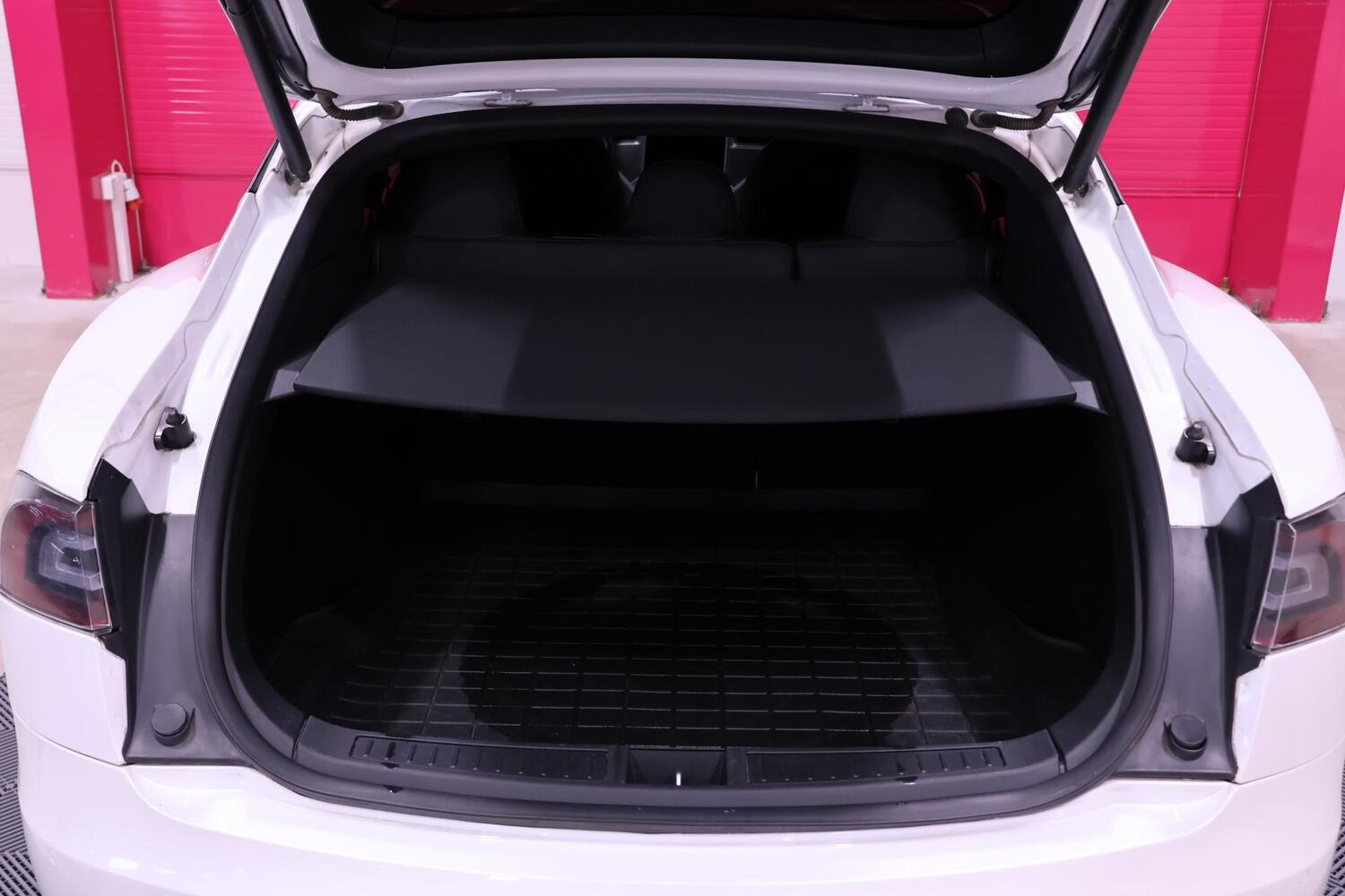 Tesla Model S vaihtoauto