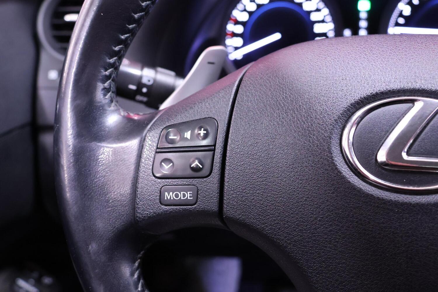 Lexus IS vaihtoauto