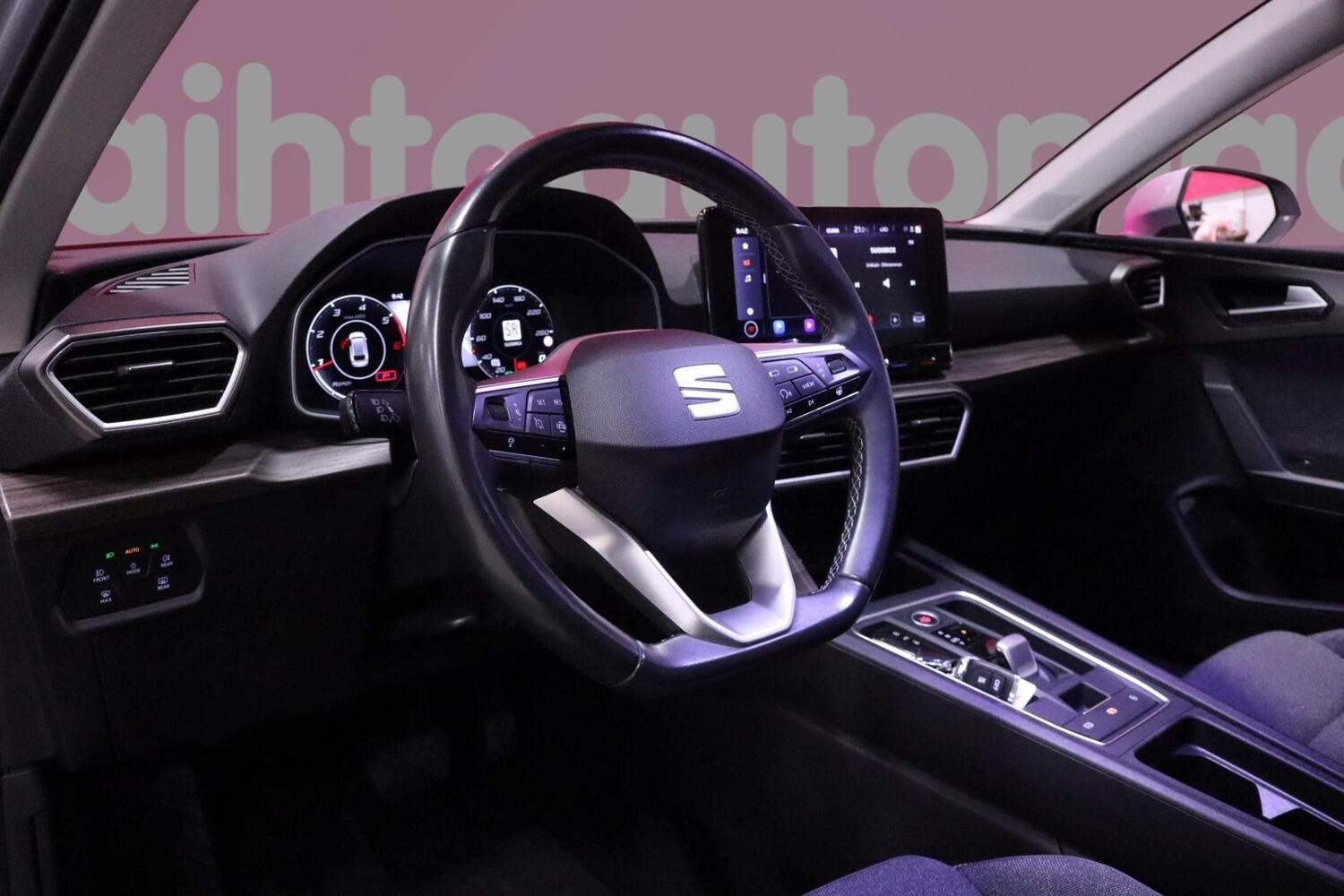 SEAT Leon Sportstourer vaihtoauto