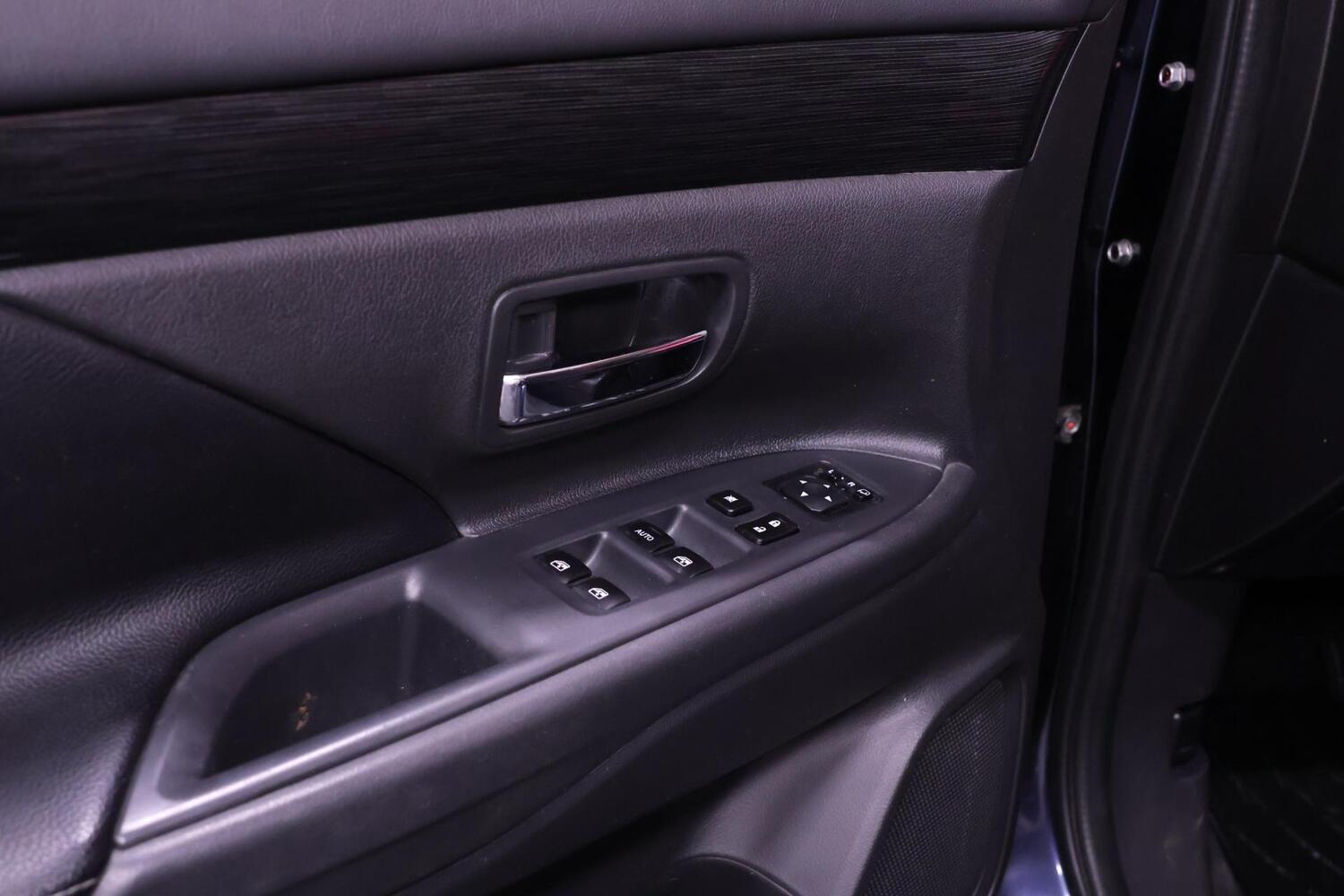 Mitsubishi Outlander vaihtoauto