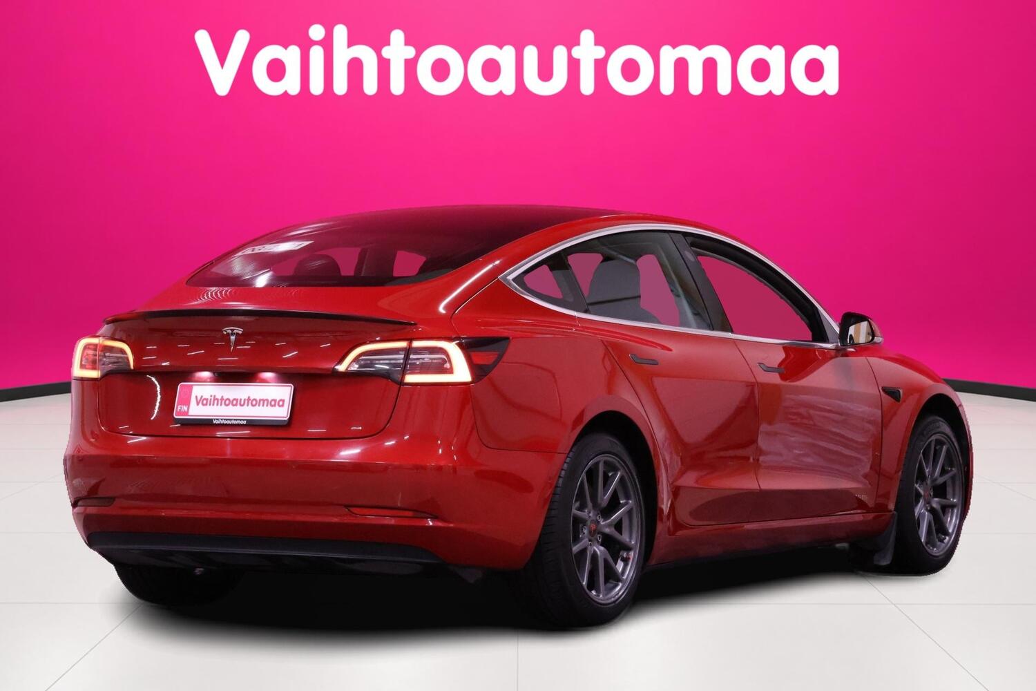 Tesla Model 3 vaihtoauto