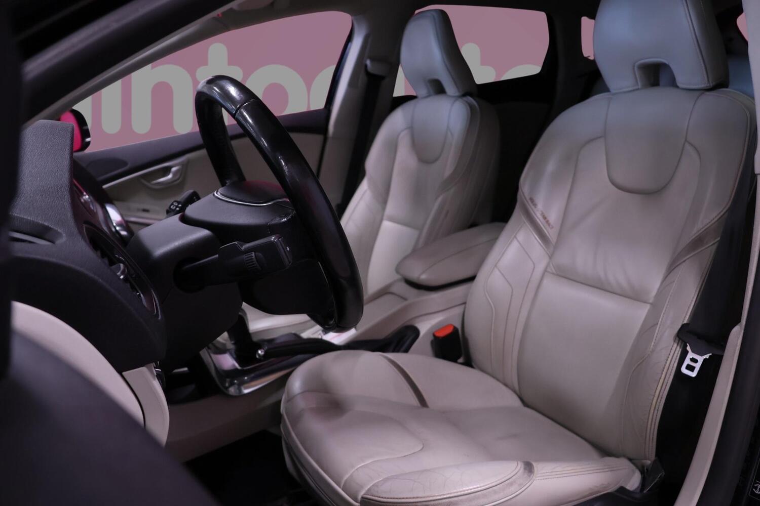 Volvo V40 Cross Country vaihtoauto
