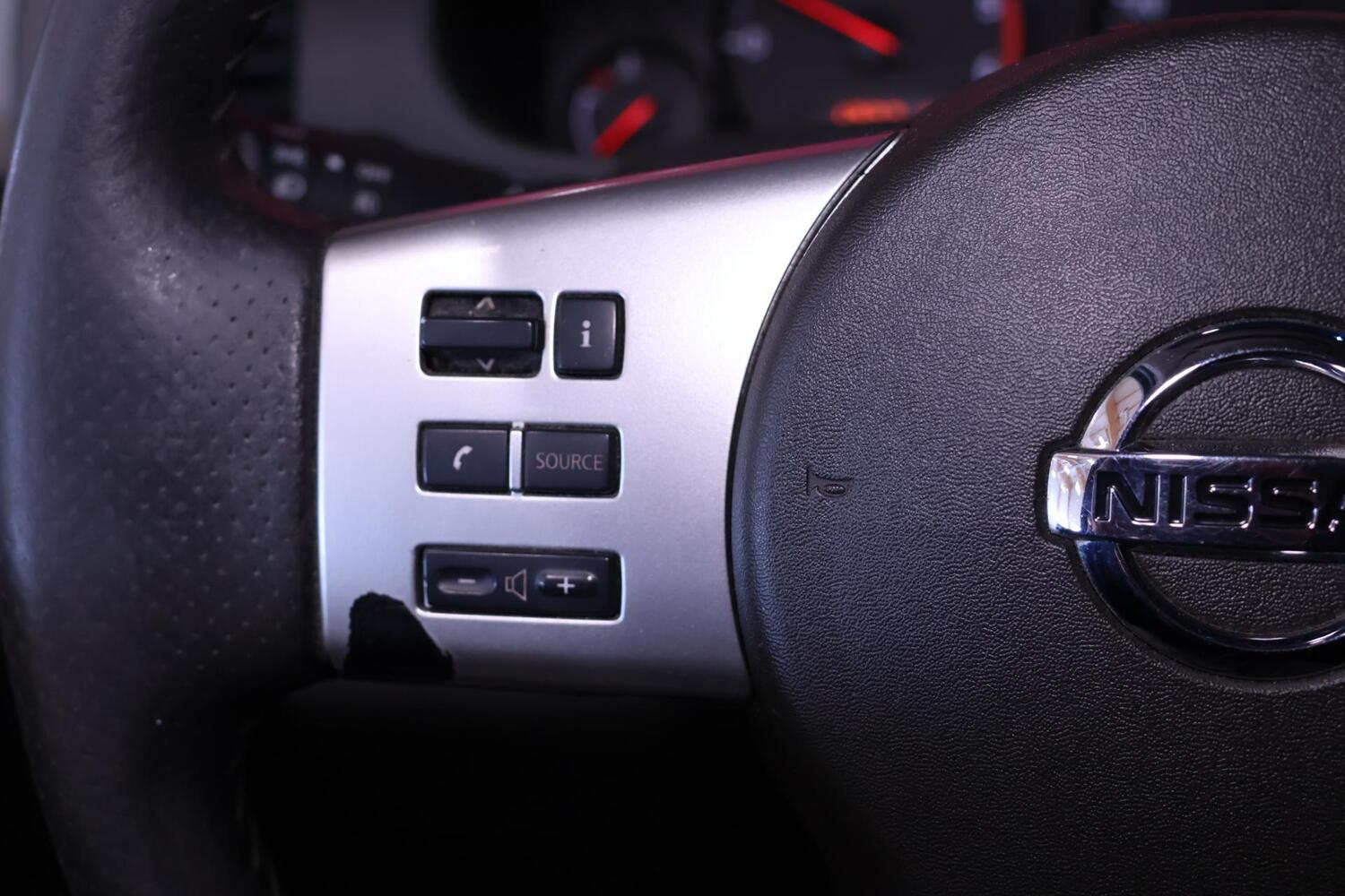 Nissan Navara vaihtoauto