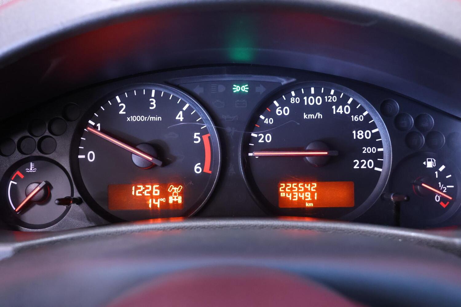 Nissan Navara vaihtoauto