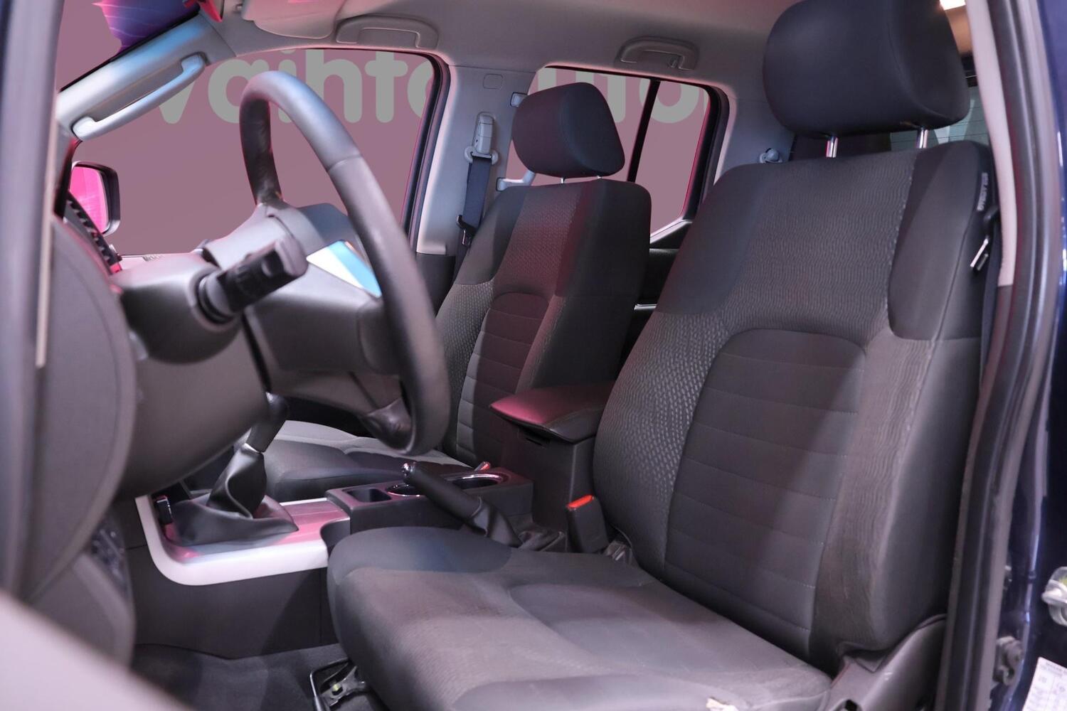 Nissan Navara vaihtoauto
