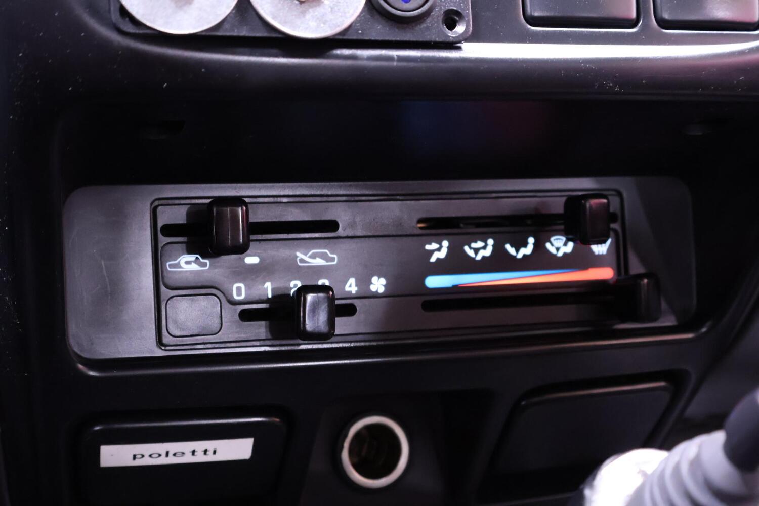 Nissan King Cab vaihtoauto
