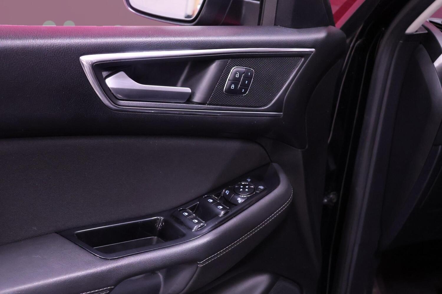 Ford S-MAX vaihtoauto