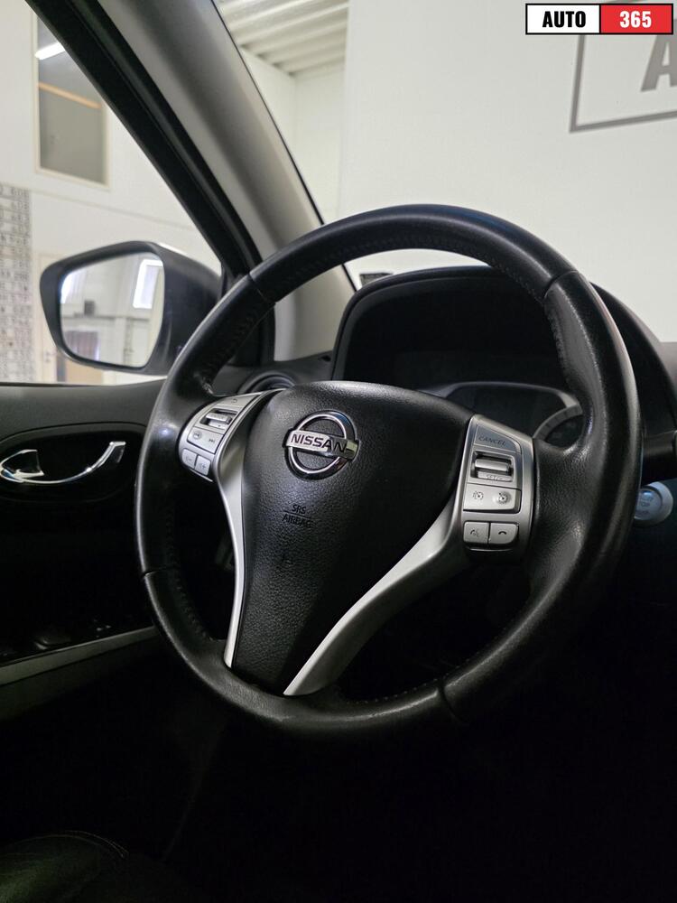 Nissan Navara vaihtoauto