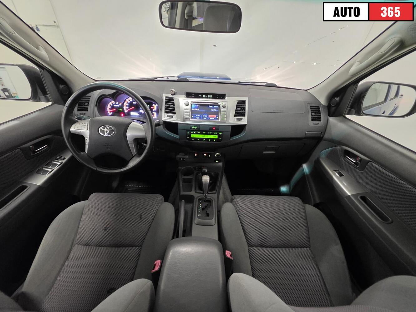Toyota Hilux vaihtoauto