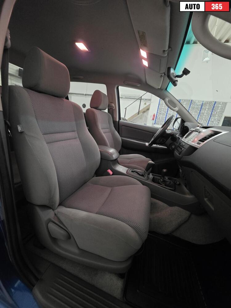 Toyota Hilux vaihtoauto