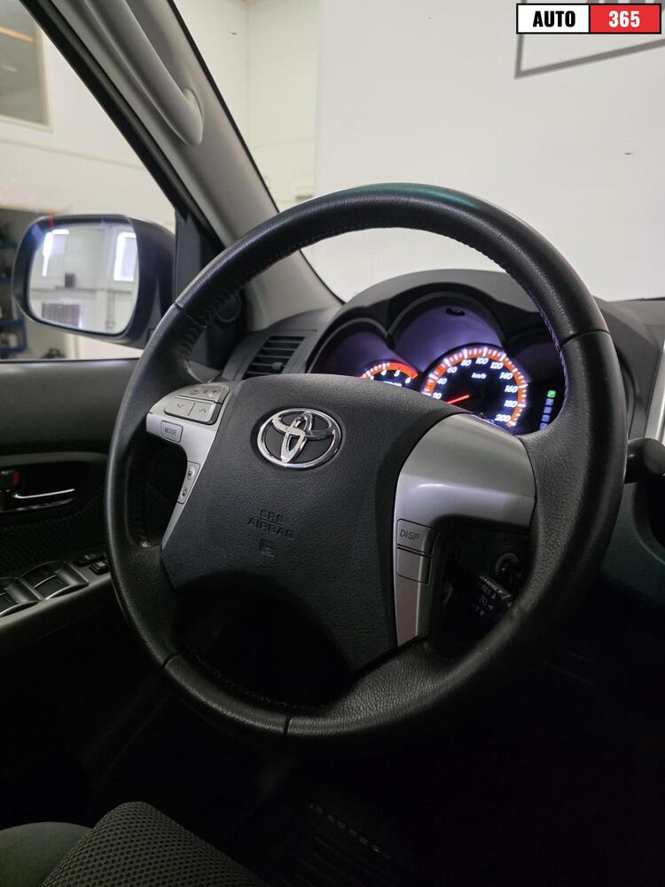 Toyota Hilux vaihtoauto