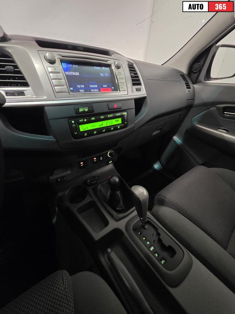 Toyota Hilux vaihtoauto